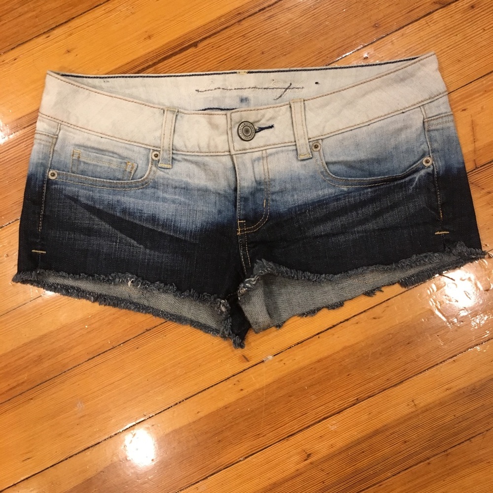 American Eagle Ombré Denim Shorts, size 6